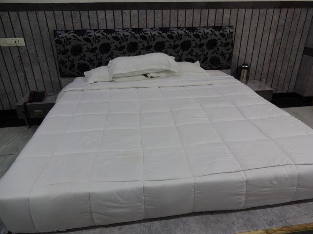 Hotel Shree Vinayak Palace Bhopal Eksteriør bilde